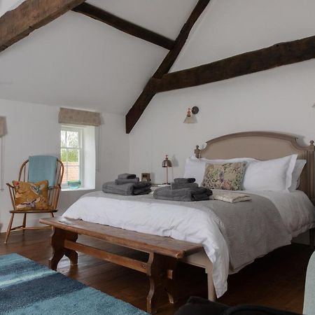 Loft Apartment Nr Bath & Bristol With Hot Tub Exterior photo