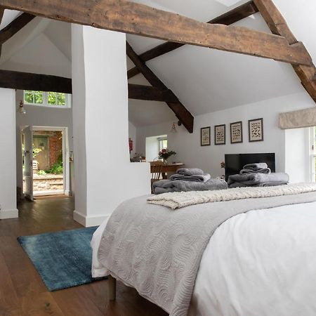 Loft Apartment Nr Bath & Bristol With Hot Tub Exterior photo