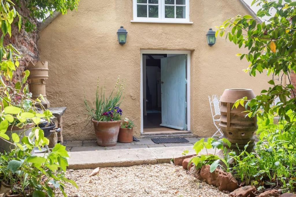 Loft Apartment Nr Bath & Bristol With Hot Tub Exterior photo