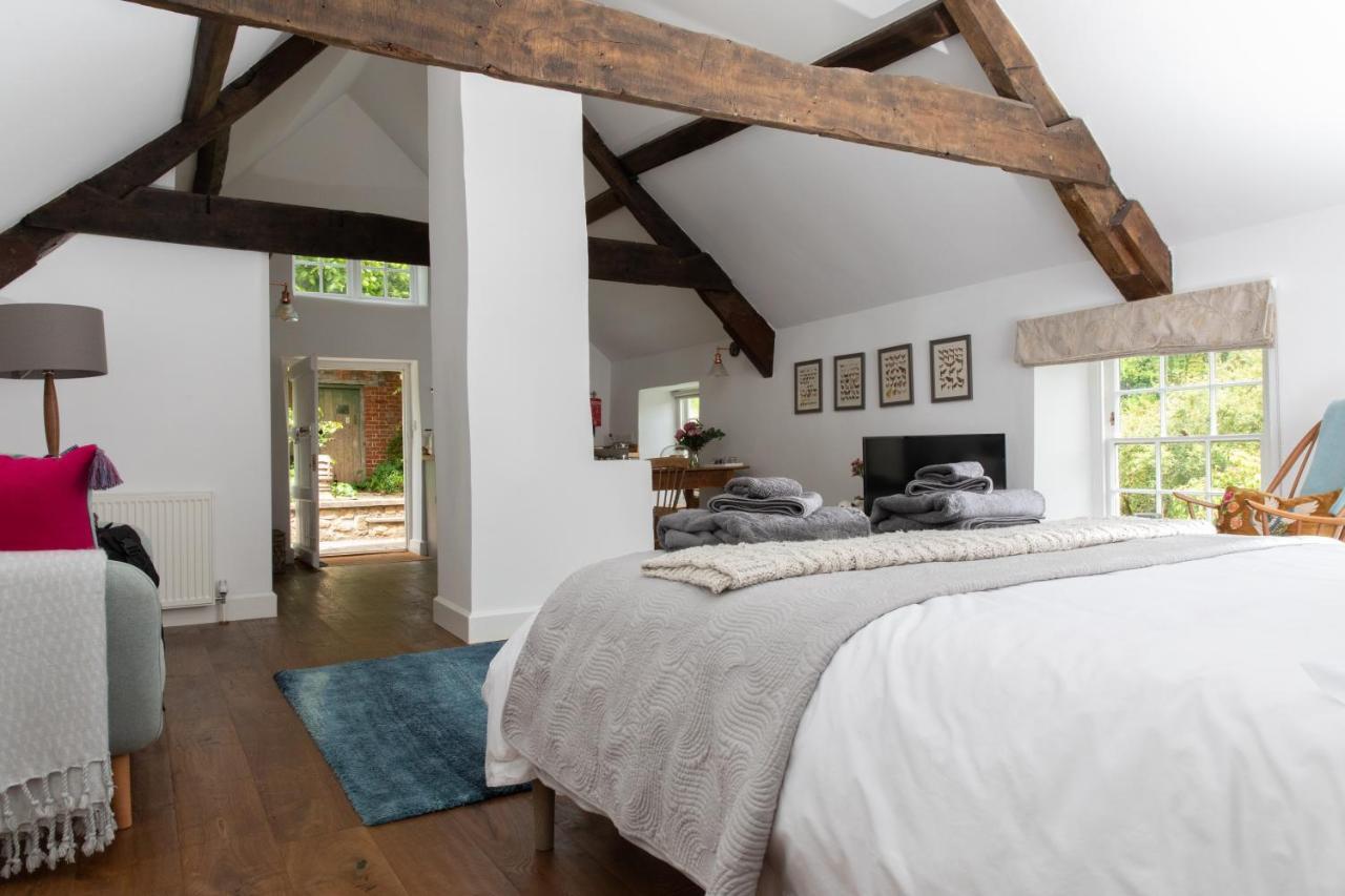 Loft Apartment Nr Bath & Bristol With Hot Tub Exterior photo